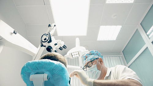 ДентЛайт-Комфорт - бестеневой стоматологический LED светильник с пультом ДУ