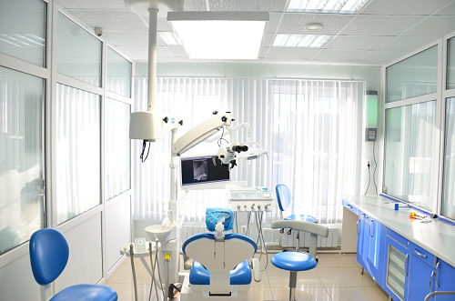 ДентЛайт-Комфорт - бестеневой стоматологический LED светильник с пультом ДУ