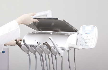 Miglionico NG P — стоматологическая установка с нижней подачей инструментов